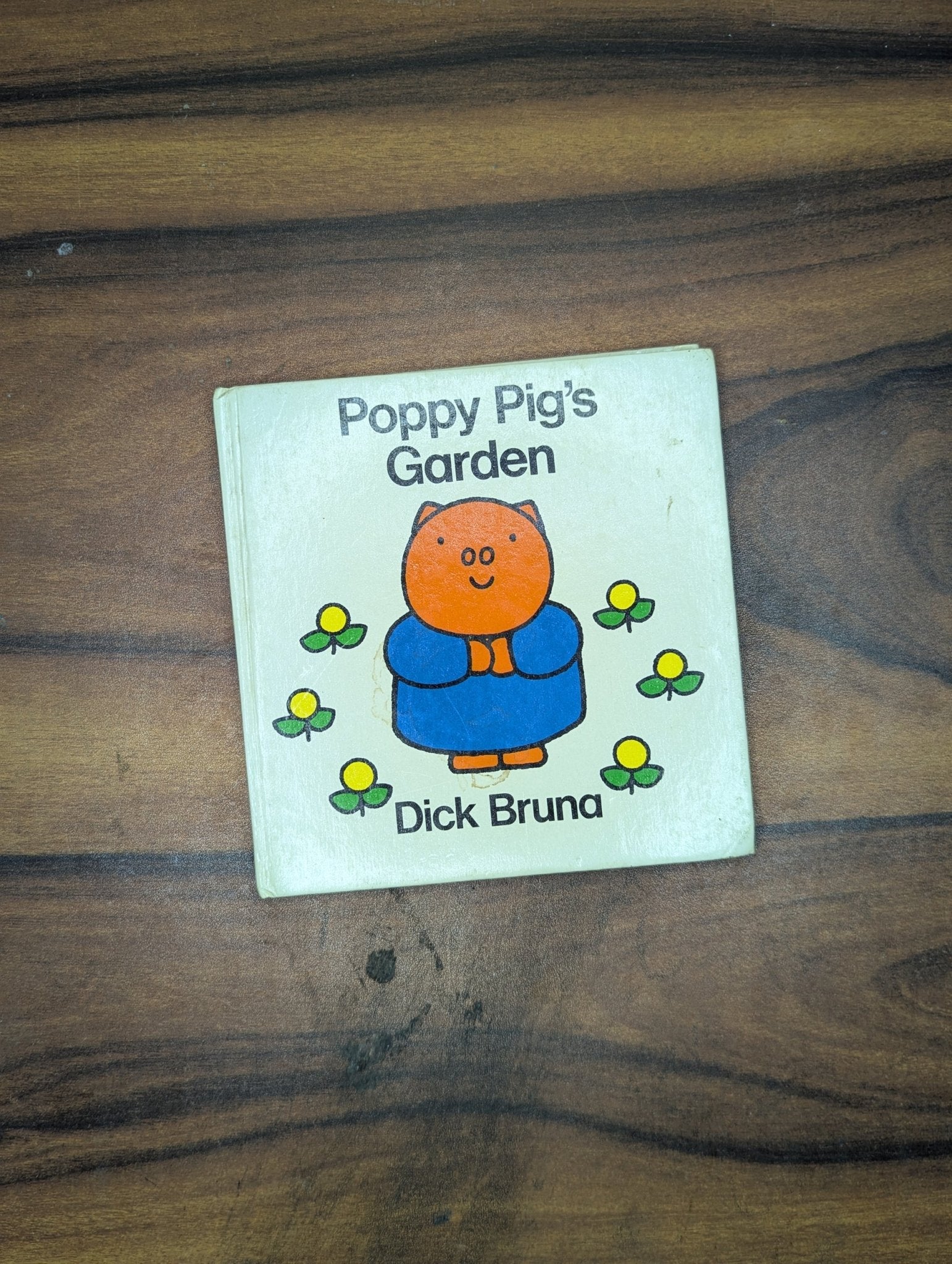 Poppy Pig's Garden - Book Monk